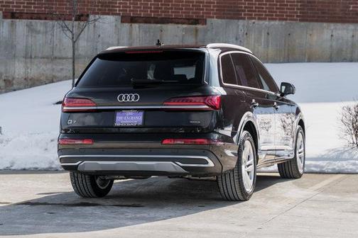 2023 Audi Q7 45 Premium