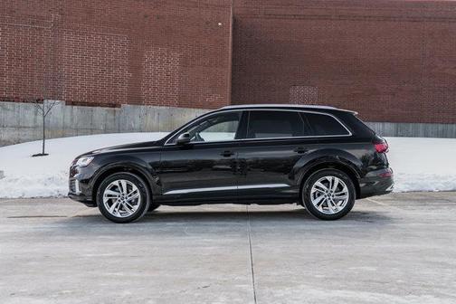 2023 Audi Q7 45 Premium