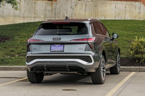 Daytona Gray Pearl Effect 2026 Audi Q3 TFSI quattro S tronic