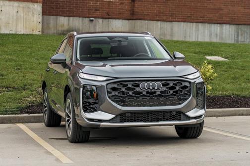 Daytona Gray Pearl Effect 2026 Audi Q3 TFSI quattro S tronic