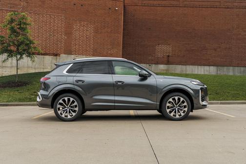 Daytona Gray Pearl Effect 2026 Audi Q3 TFSI quattro S tronic