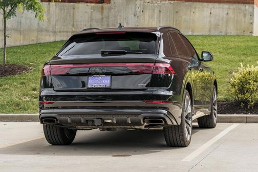 Mythos Black Metallic 2025 Audi Q8 55 Prestige