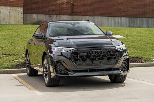 Mythos Black Metallic 2025 Audi Q8 55 Prestige