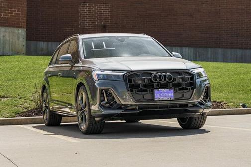 DAYTONA GRAY 2026 Audi Q7 55 Premium Plus