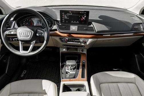 2022 Audi Q5 45 S line Premium