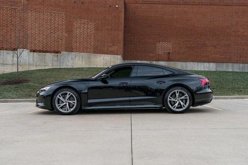 2022 Audi e-tron GT Premium Plus