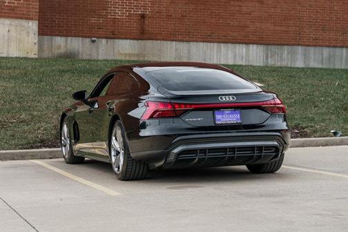 2022 Audi e-tron GT Premium Plus