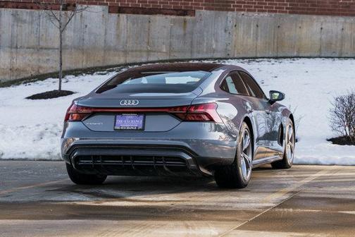 2024 Audi e-tron GT Premium Plus quattro