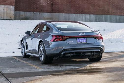 2024 Audi e-tron GT Premium Plus quattro