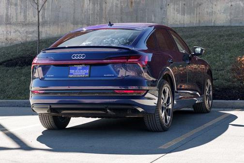 2022 Audi e-tron Sportback S line Premium
