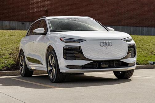 2025 Audi Q6 e-tron Premium Plus quattro