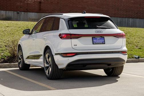 2025 Audi Q6 e-tron Premium Plus quattro