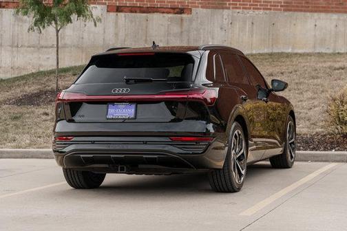 2024 Audi Q8 e-tron Prestige