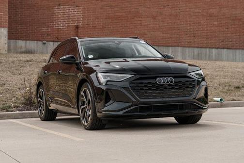 2024 Audi Q8 e-tron Prestige