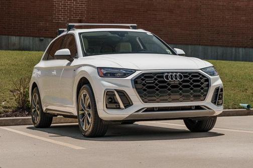 2022 Audi Q5 45 S line Premium Plus