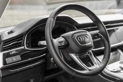 2022 Audi Q7 55 Premium Plus