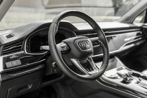 2022 Audi Q7 55 Premium Plus