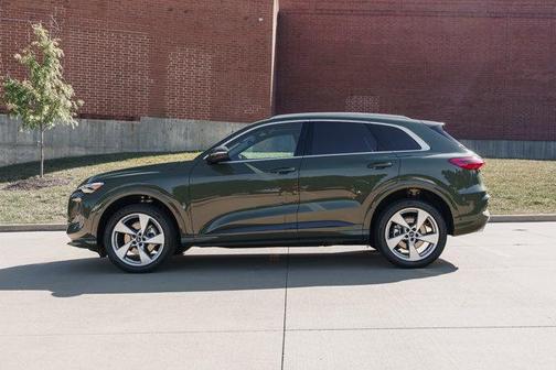 2025 Audi Q5 Premium Plus