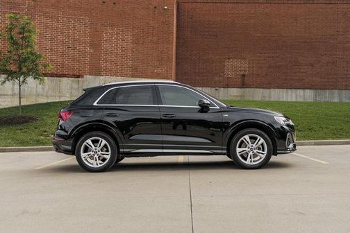 Mythos Black Metallic 2023 Audi Q3 45 S line Premium Plus