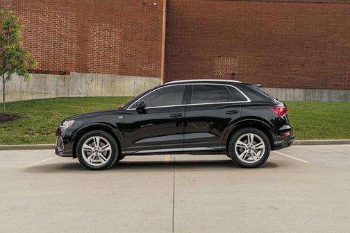 Mythos Black Metallic 2023 Audi Q3 45 S line Premium Plus