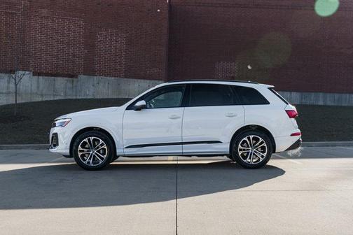 2025 Audi Q7 45 Premium