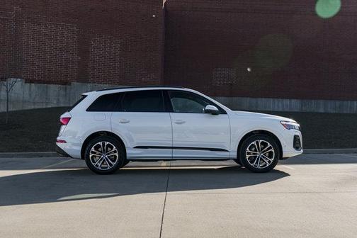 2025 Audi Q7 45 Premium
