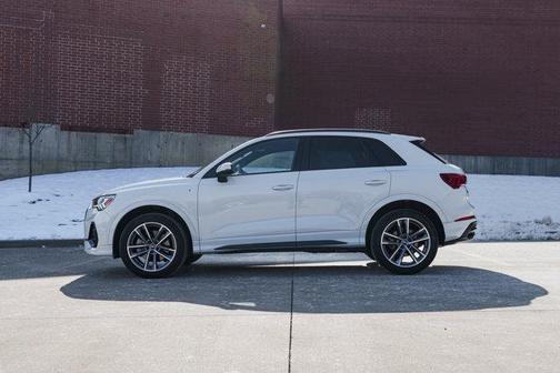2022 Audi Q3 45 S line Premium Plus