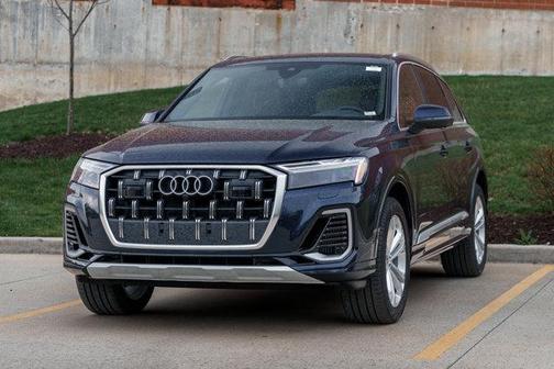 2025 Audi Q7 55 Premium Plus
