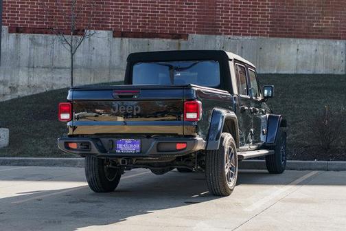 2024 Jeep Gladiator Sport S