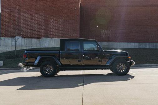 2024 Jeep Gladiator Sport S