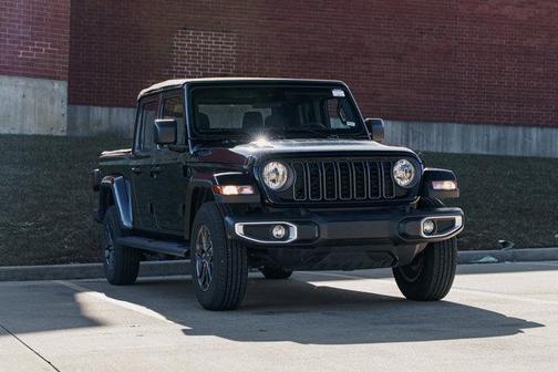 2024 Jeep Gladiator Sport S
