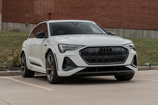 2022 Audi e-tron S Premium Plus