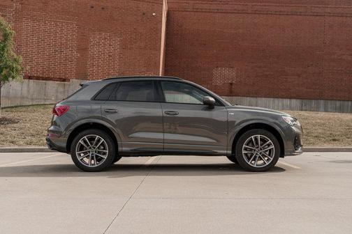 2025 Audi Q3 Premium 45 TFSI S line quattro Tiptronic