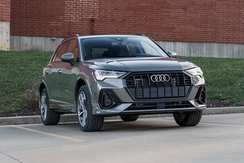 2025 Audi Q3 Premium 45 TFSI S line quattro Tiptronic