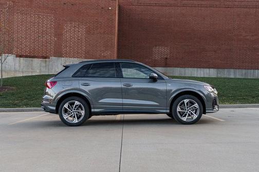 2025 Audi Q3 Premium 45 TFSI S line quattro Tiptronic