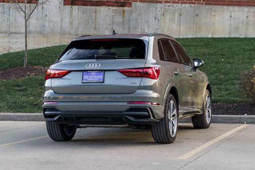 2025 Audi Q3 Premium 45 TFSI S line quattro Tiptronic