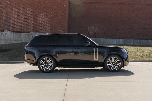 2023 Land Rover Range Rover P440e SE