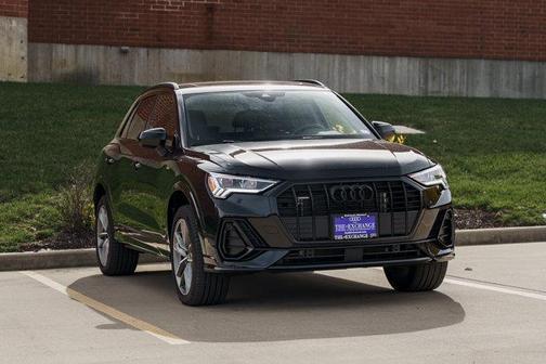 2025 Audi Q3 Premium 45 TFSI S line quattro Tiptronic