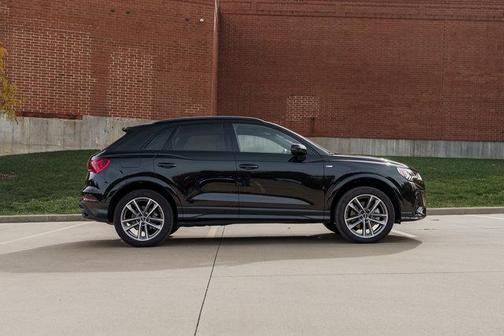 2025 Audi Q3 Premium 45 TFSI S line quattro Tiptronic