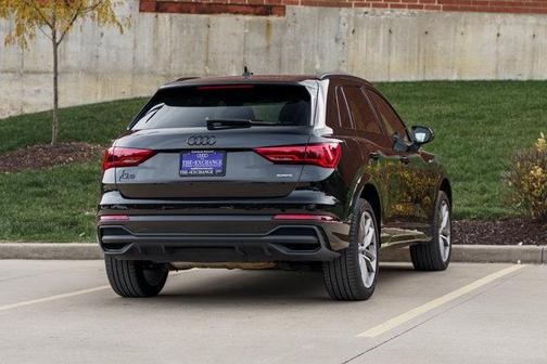 2025 Audi Q3 Premium 45 TFSI S line quattro Tiptronic