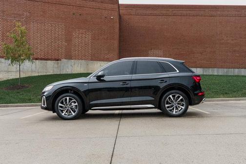 2023 Audi Q5 45 S line Premium