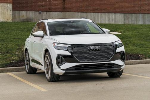 Glacier White Metallic 2025 Audi Q4 e-tron Premium Plus 55 quattro