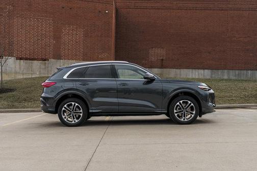 2025 Audi Q5 Premium TFSI quattro S tronic