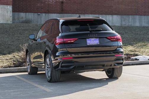 2025 Audi Q3 Premium 45 TFSI S line quattro Tiptronic