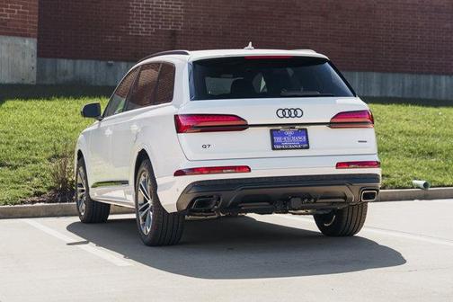 2026 Audi Q7 45 Premium Plus