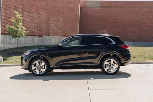 2025 Audi Q5 Premium Plus