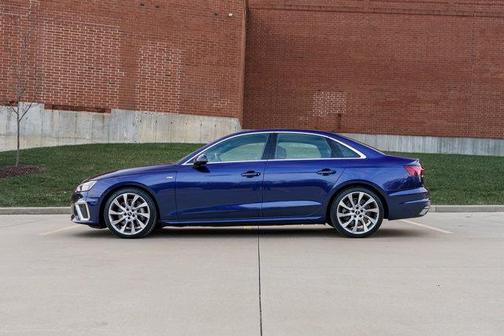 2022 Audi A4 45 S line Premium Plus