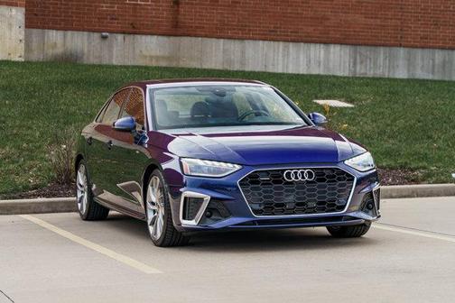 2022 Audi A4 45 S line Premium Plus