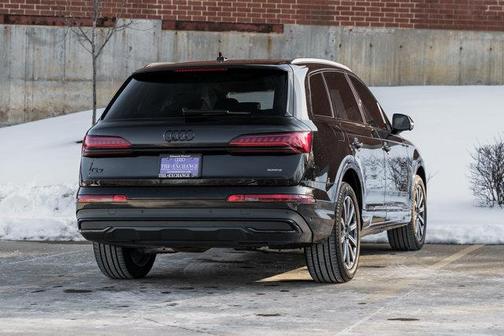 2023 Audi Q7 45 Premium Plus
