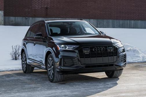 2023 Audi Q7 45 Premium Plus